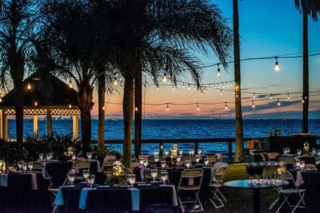 River Delight,Studio109, Beach & Pool Steps Away + Wifi ラスキン エクステリア 写真
